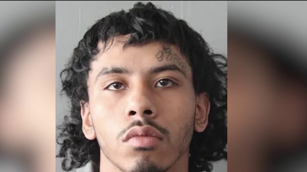 Chicago murder suspect accused of killing two young women he dated