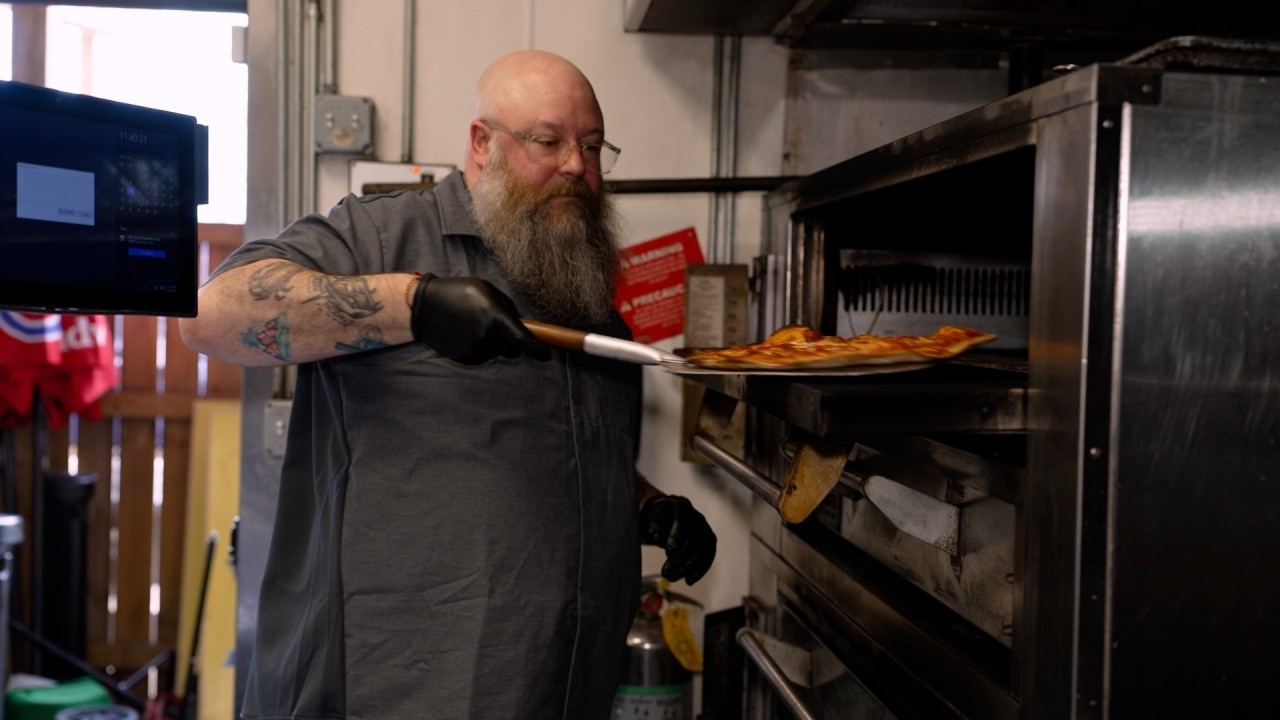 How Dave Portnoy’s 7.5 review nearly tripled pizza sales at Almost Home Tavern | ChicagoNOW