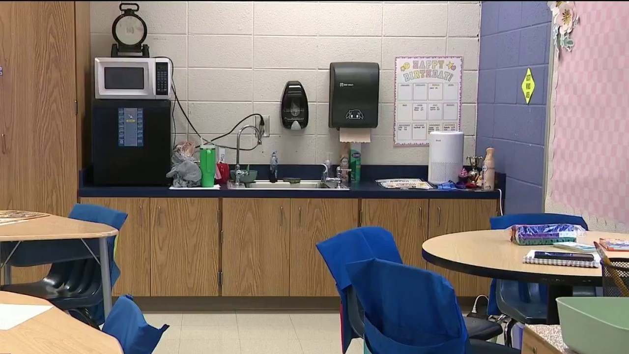 Atlanta teacher creates classroom 'pass gas' station