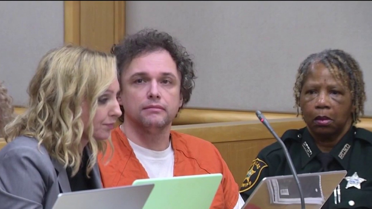 Murder trial for plastic surgeon begins 