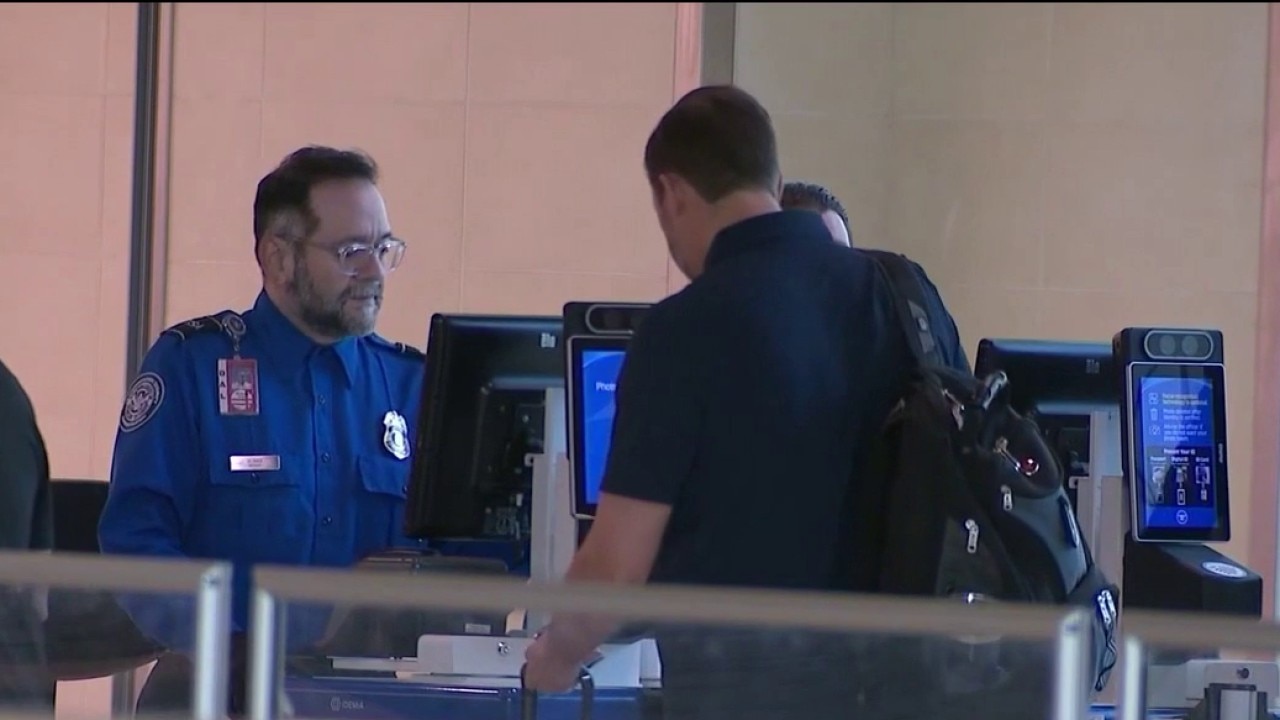 Trump to order immediate TSA pay