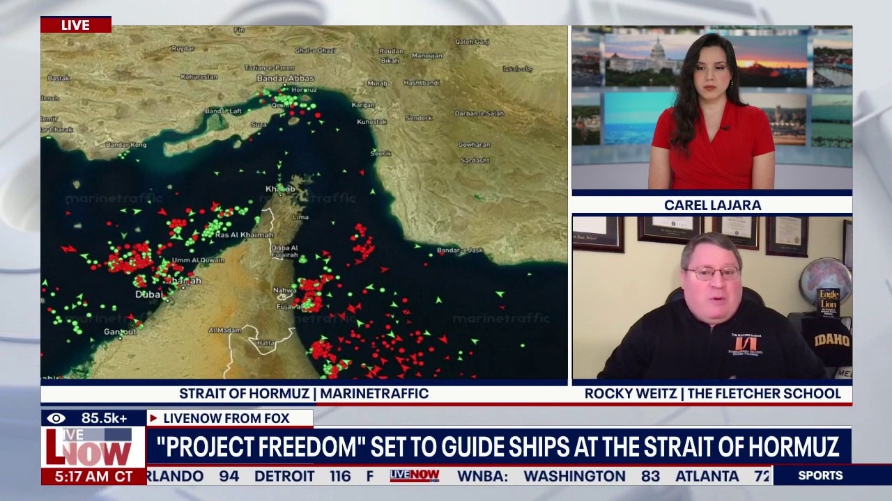 Trump: U.S. will "guide" ships from Hormuz Strait