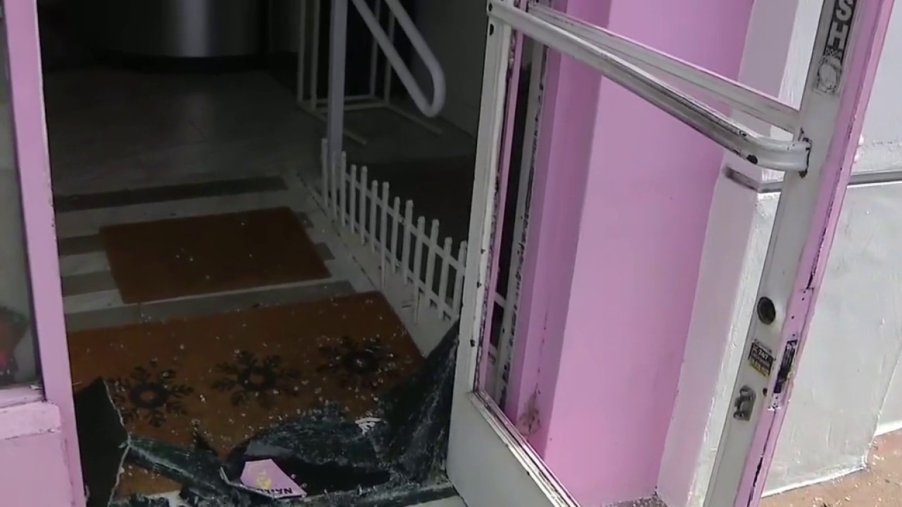 1 arrested after Melrose Avenue break-ins