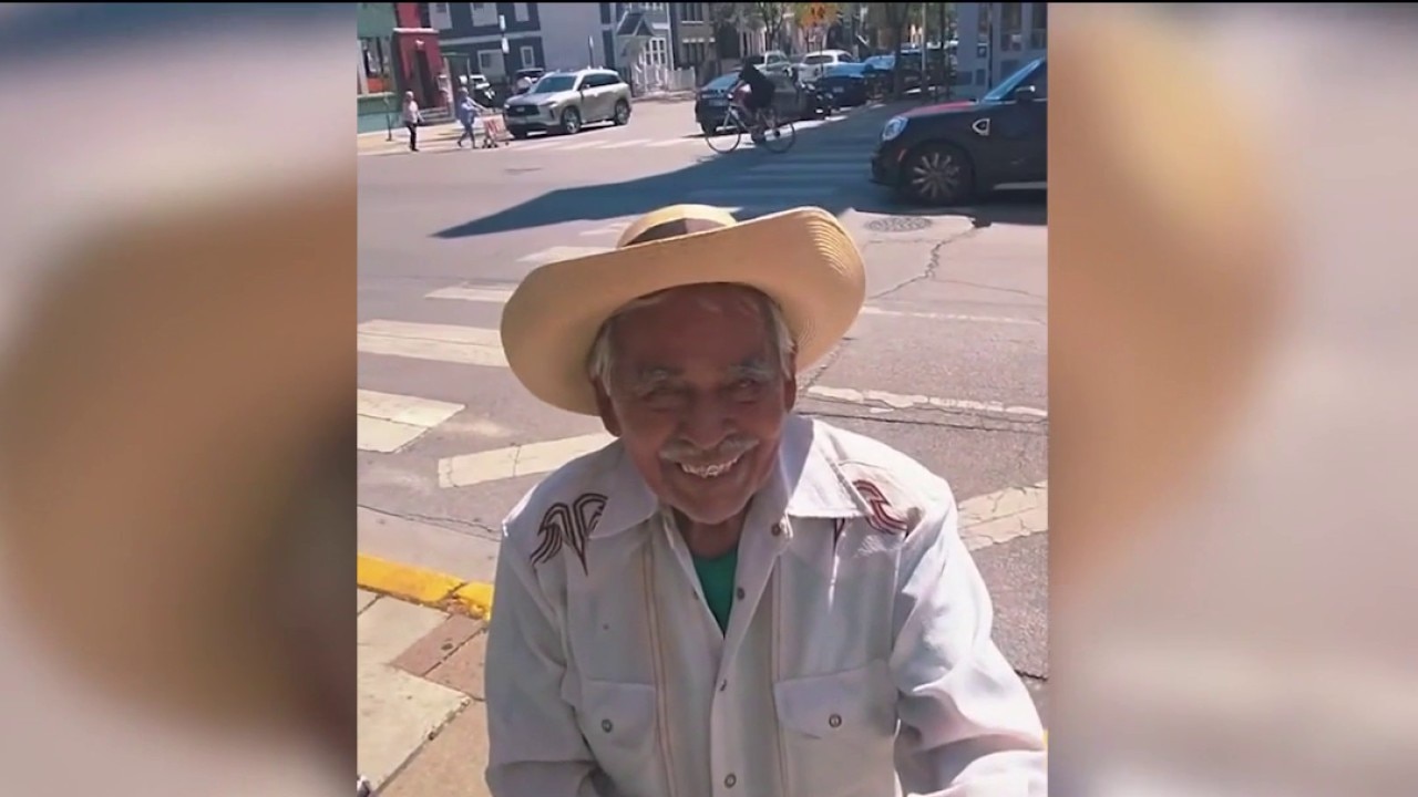 Viral video helps 87-year-old Pilsen ice pop vendor get closer to retirement