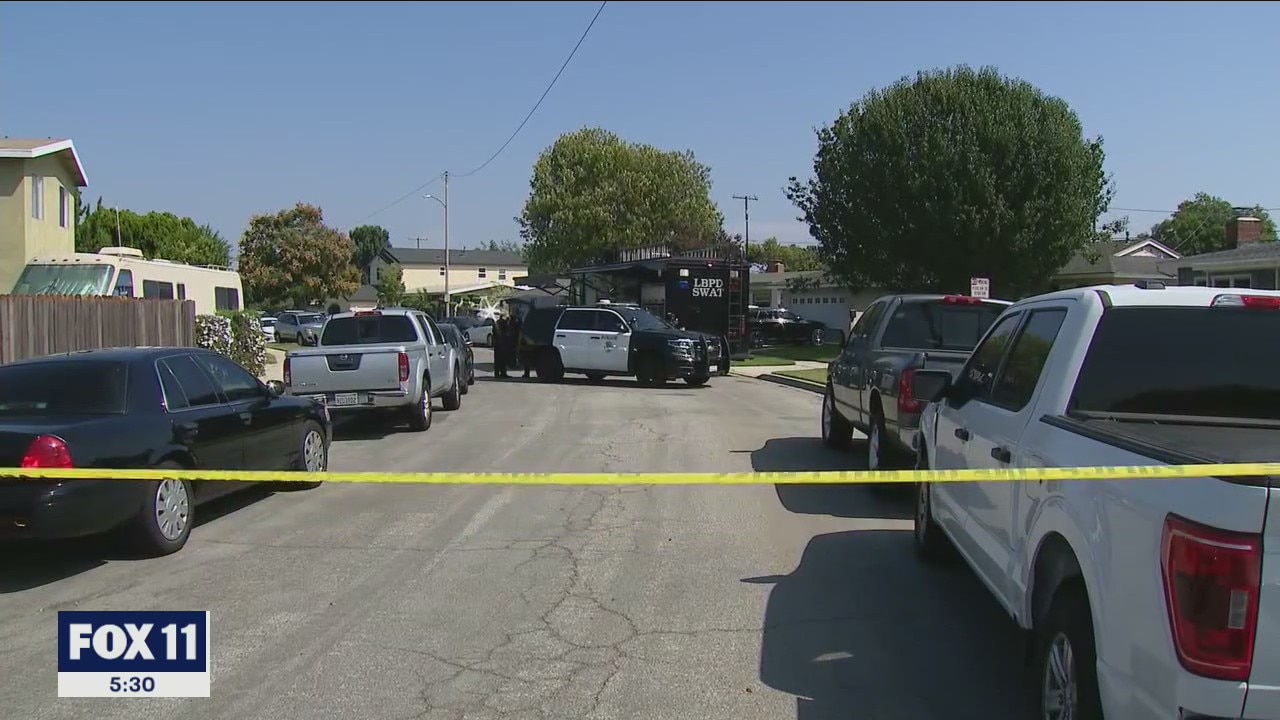 Suspect barricades in Long Beach after shooting