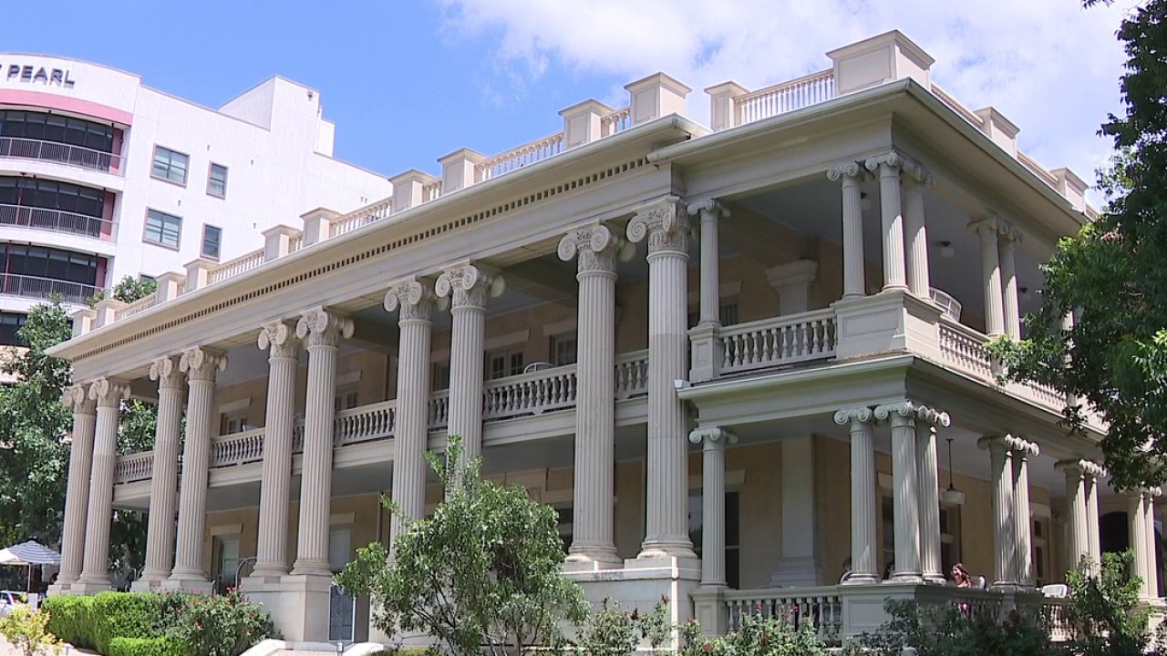 Hotel Ella: Tierra's Texas