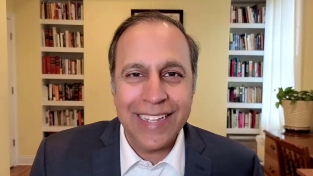 Krishnamoorthi secures $765K to expand quantum science education at Harper College | ChicagoLIVE