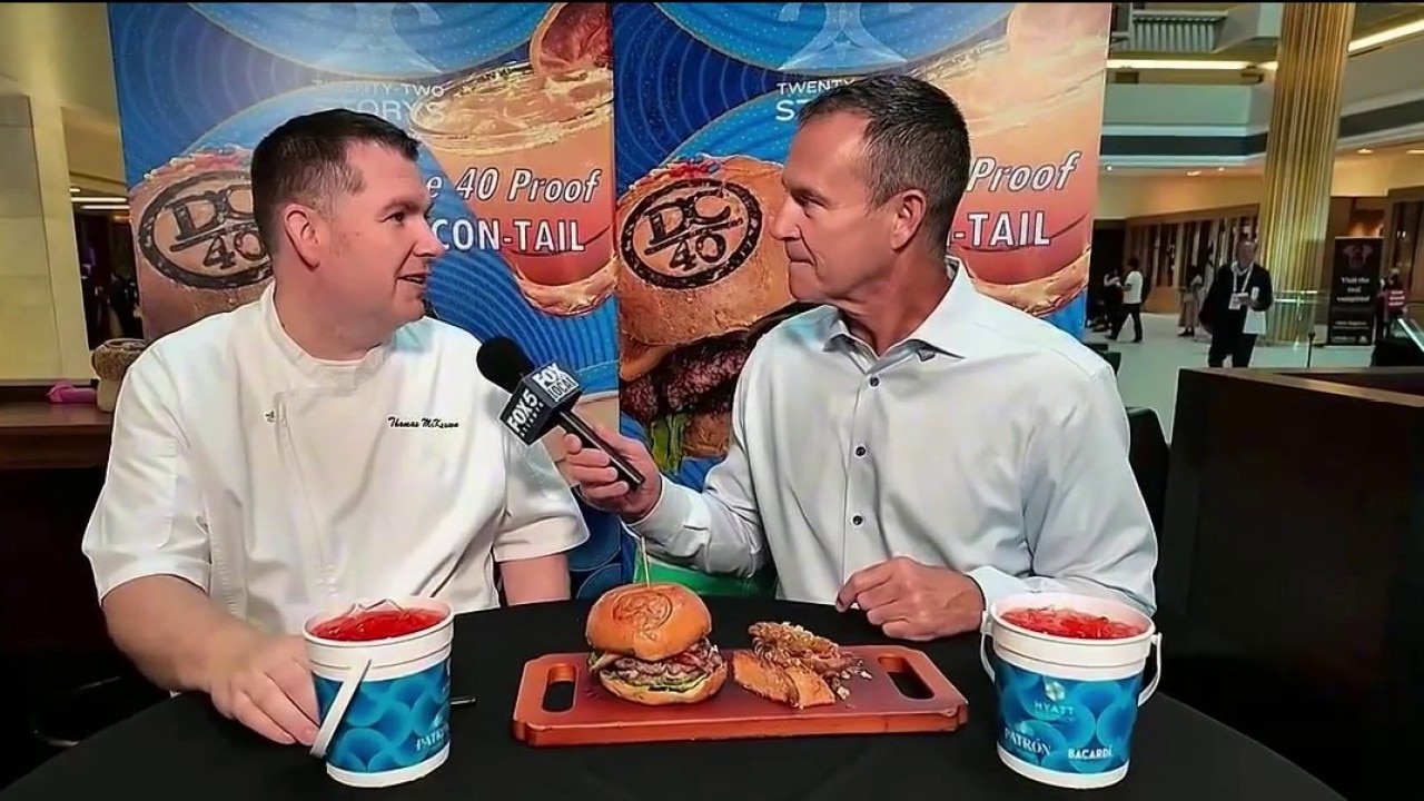 Burgers with Buck: DC 40 Dragon Con burger