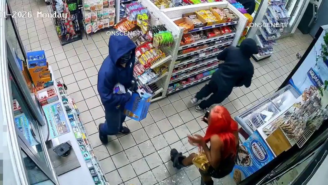 Masked crowd smashes and loots Bellflower gas station