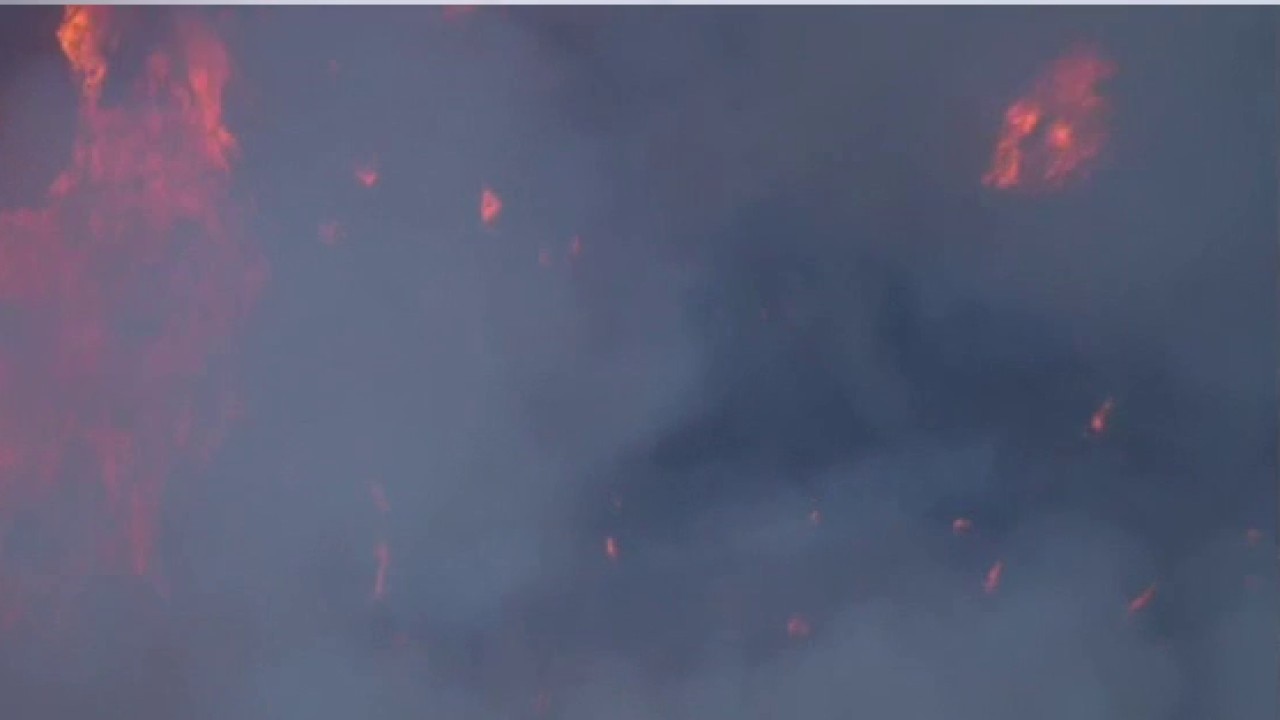 Bouquet Fire near Santa Clarita burns 700+ acres