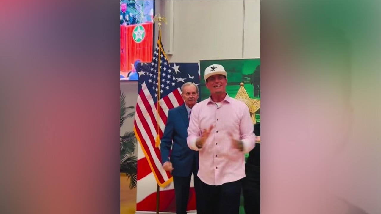 Rapper Vanilla Ice surprises Florida deputy at awards ceremony