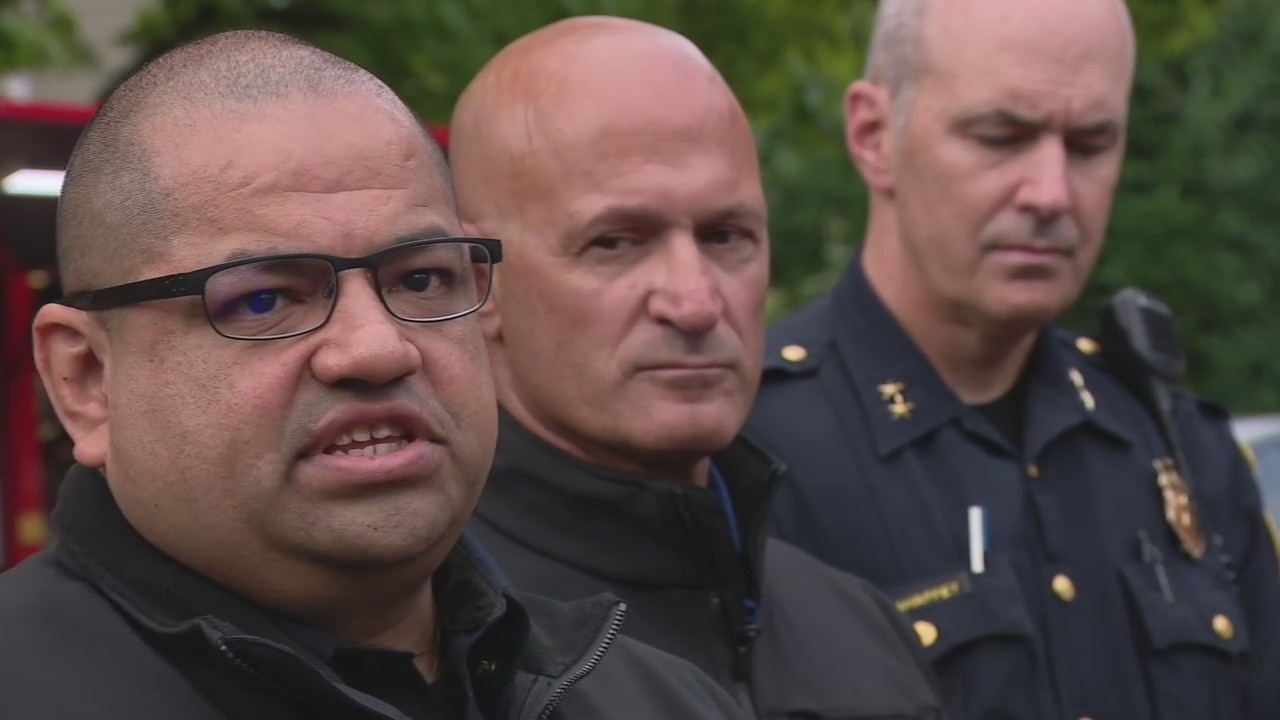Seattle Police Chief gives update on deadly situation in Seattle's Montlake neighborhood