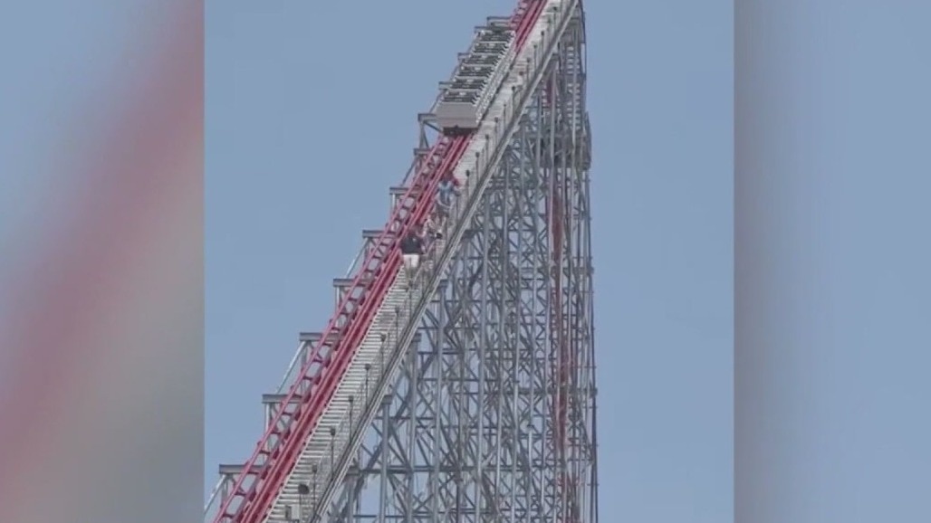 High-flying adventure stalled, passengers walk down 200-foot roller coaster