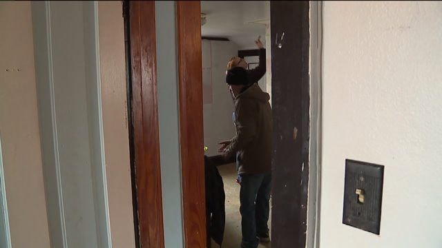 "We`re just doing it as a thank you:" Home of beloved teacher gets a makeover from volunteers