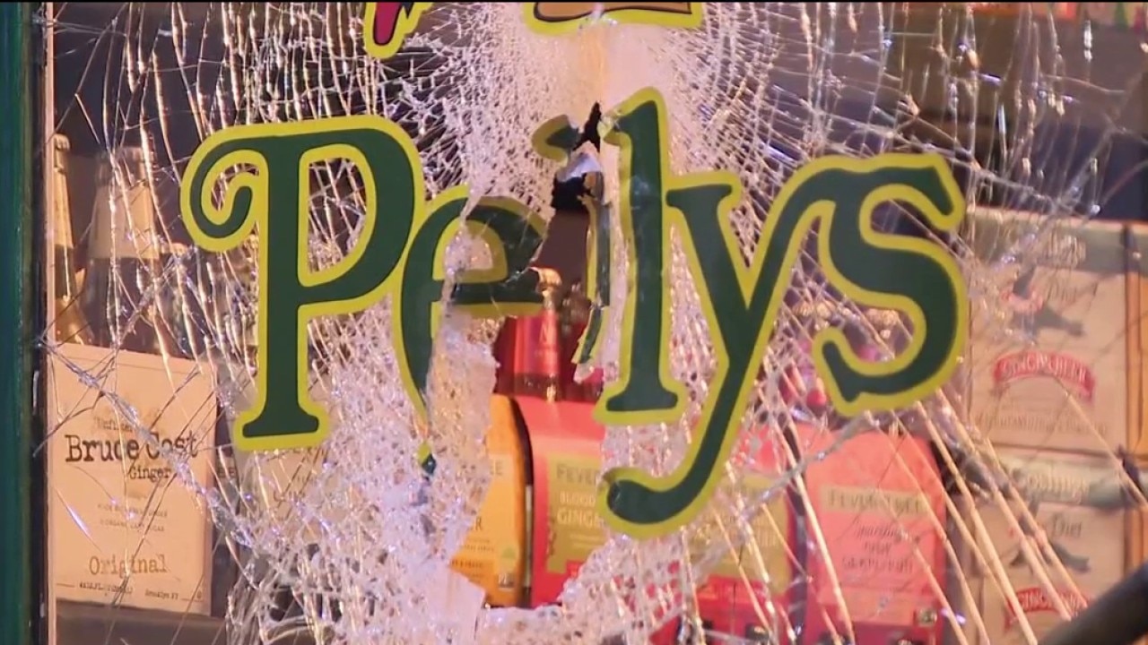 Chicago liquor store latest victim of smash-and-grab burglary