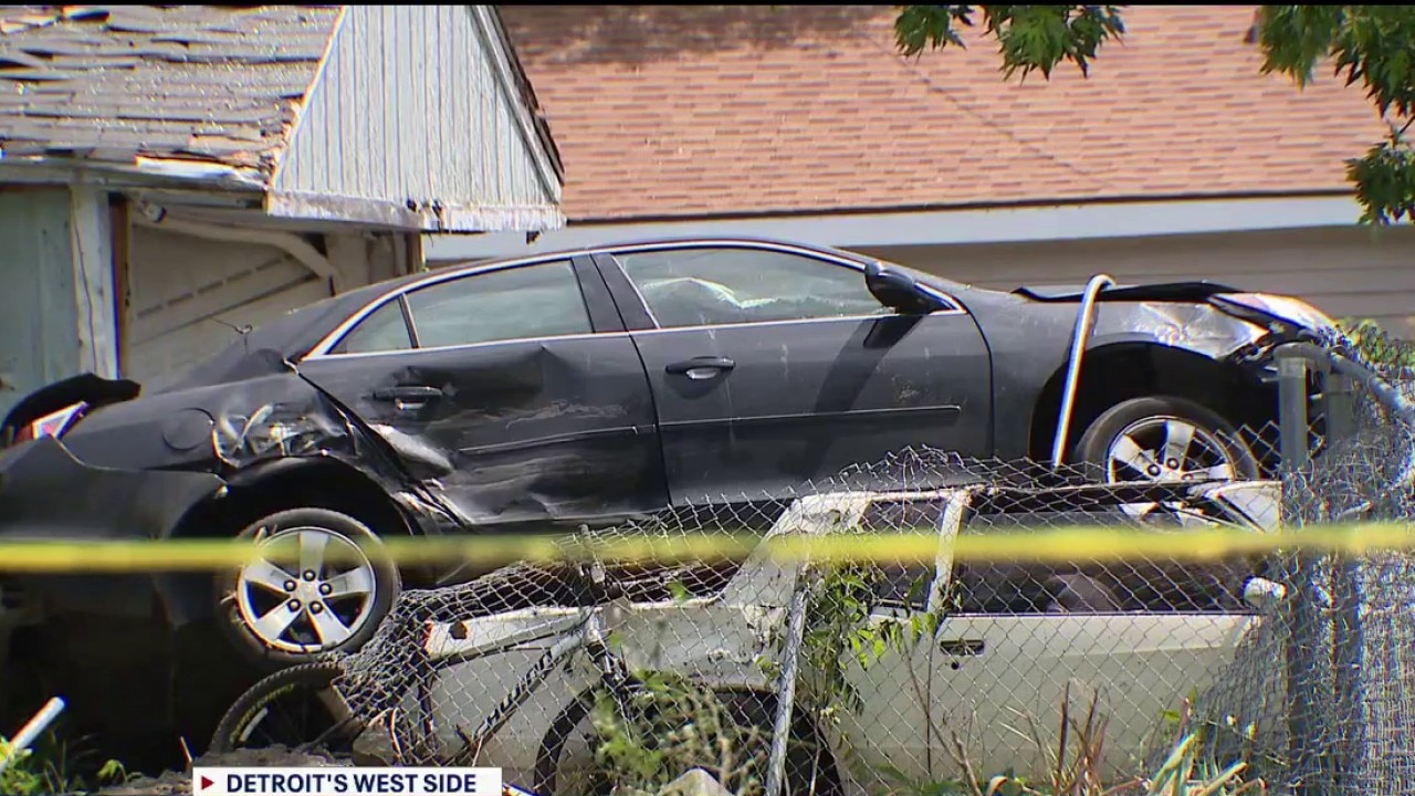 Detroit police chase leaves man impaled in airborne crash 