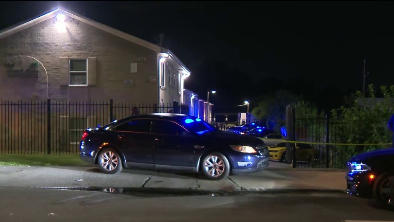 26-year-old man killed late Monday in downtown Atlanta area