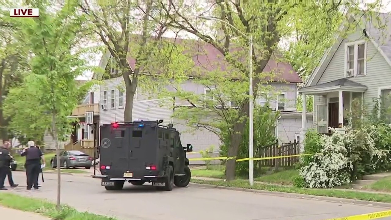 Milwaukee police presence at 11th and Ring