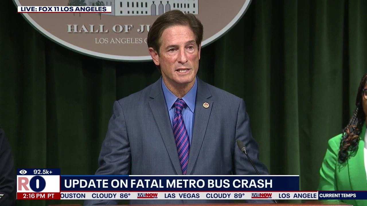 Driver in LA bus crash charged with murder, DUI
