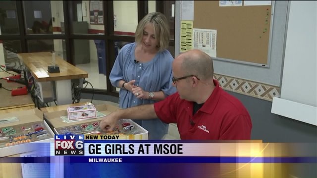 Kramp talks electric circuits as he previews GE Girls at MSOE