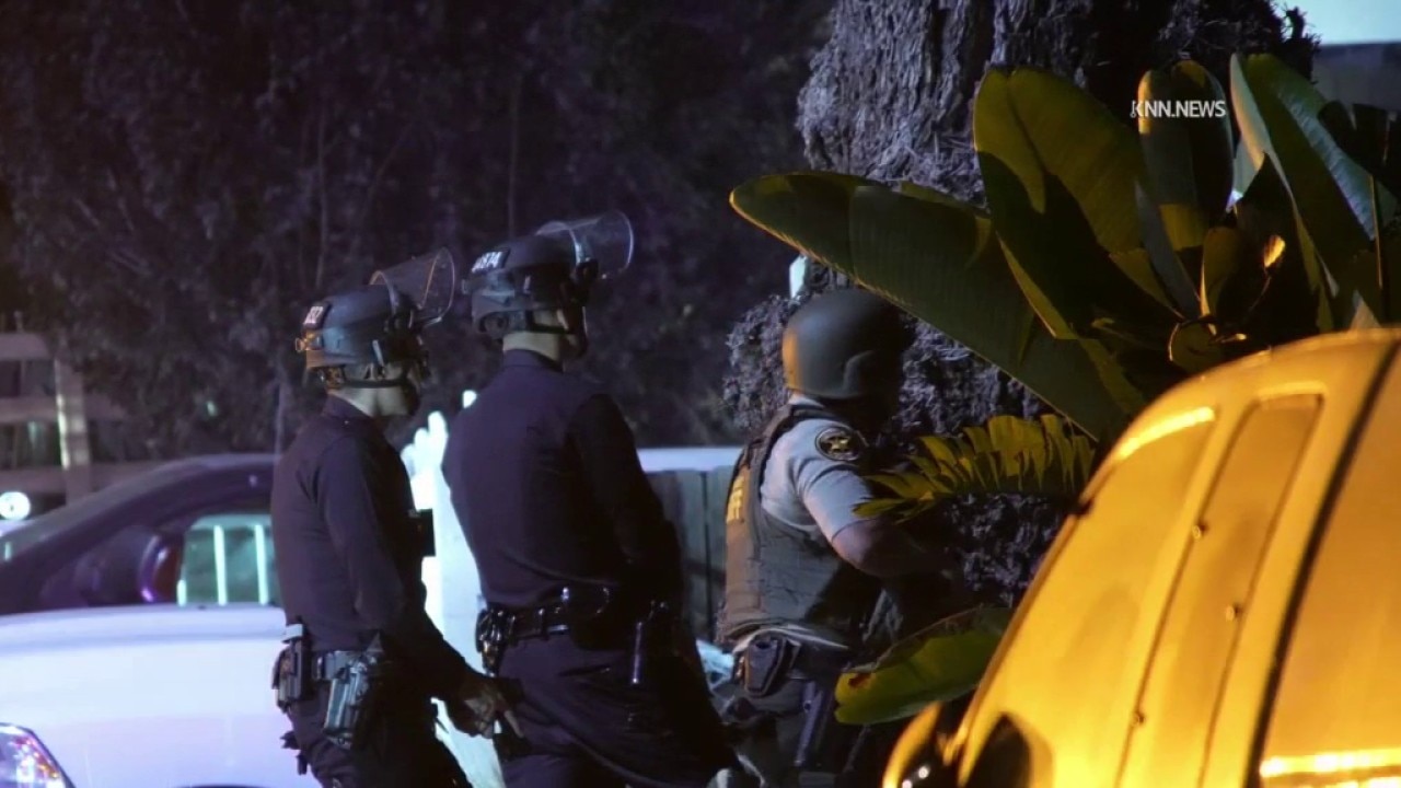 Gunman remains barricaded in Chatsworth home