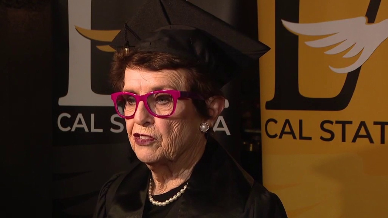 Tennis legend Billie Jean King graduates form Cal State LA