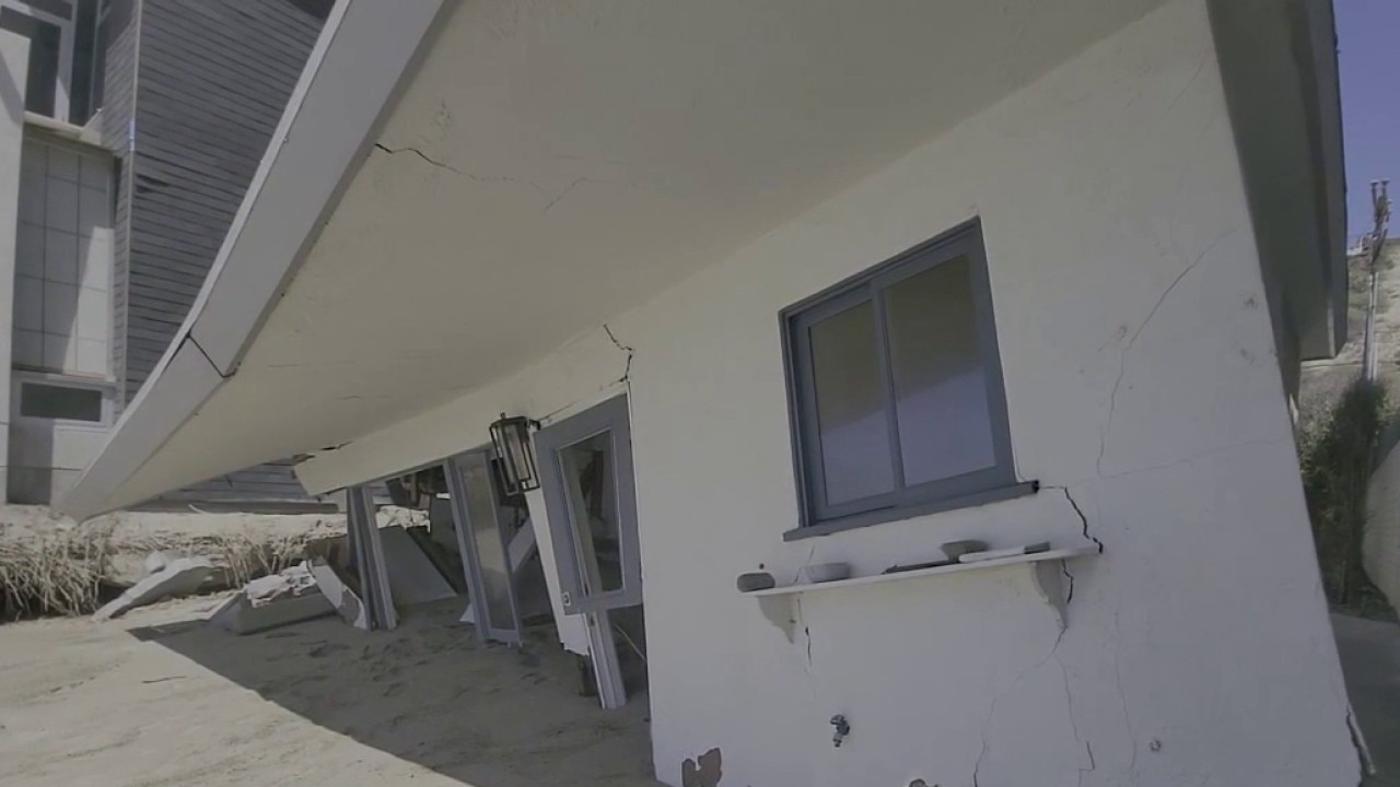 Dana Point homes crumble due to coastal erosion 