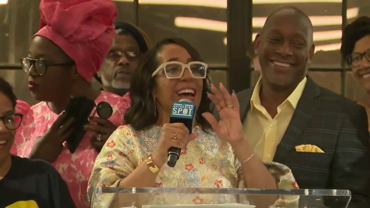 Mo Ivory addresses supporters and delivers victory speech