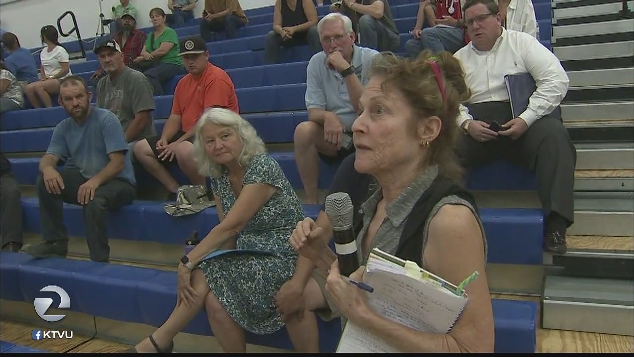 Victims of Clayton Fire pack community meeting