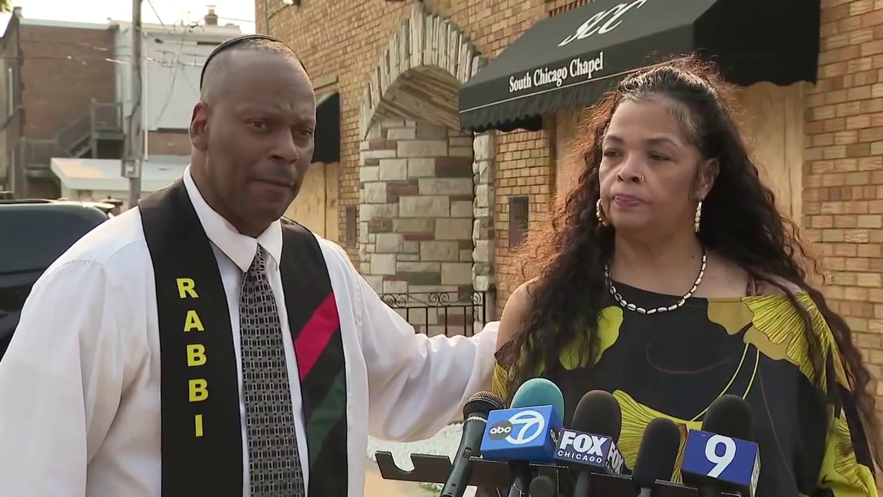Families, activists call for FBI investigation into South Side funeral home