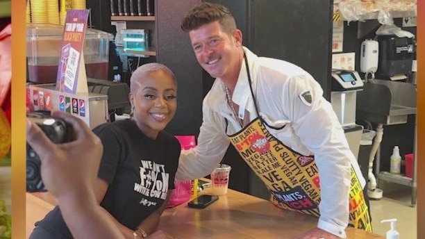 Robin Thicke at Slutty Vegan