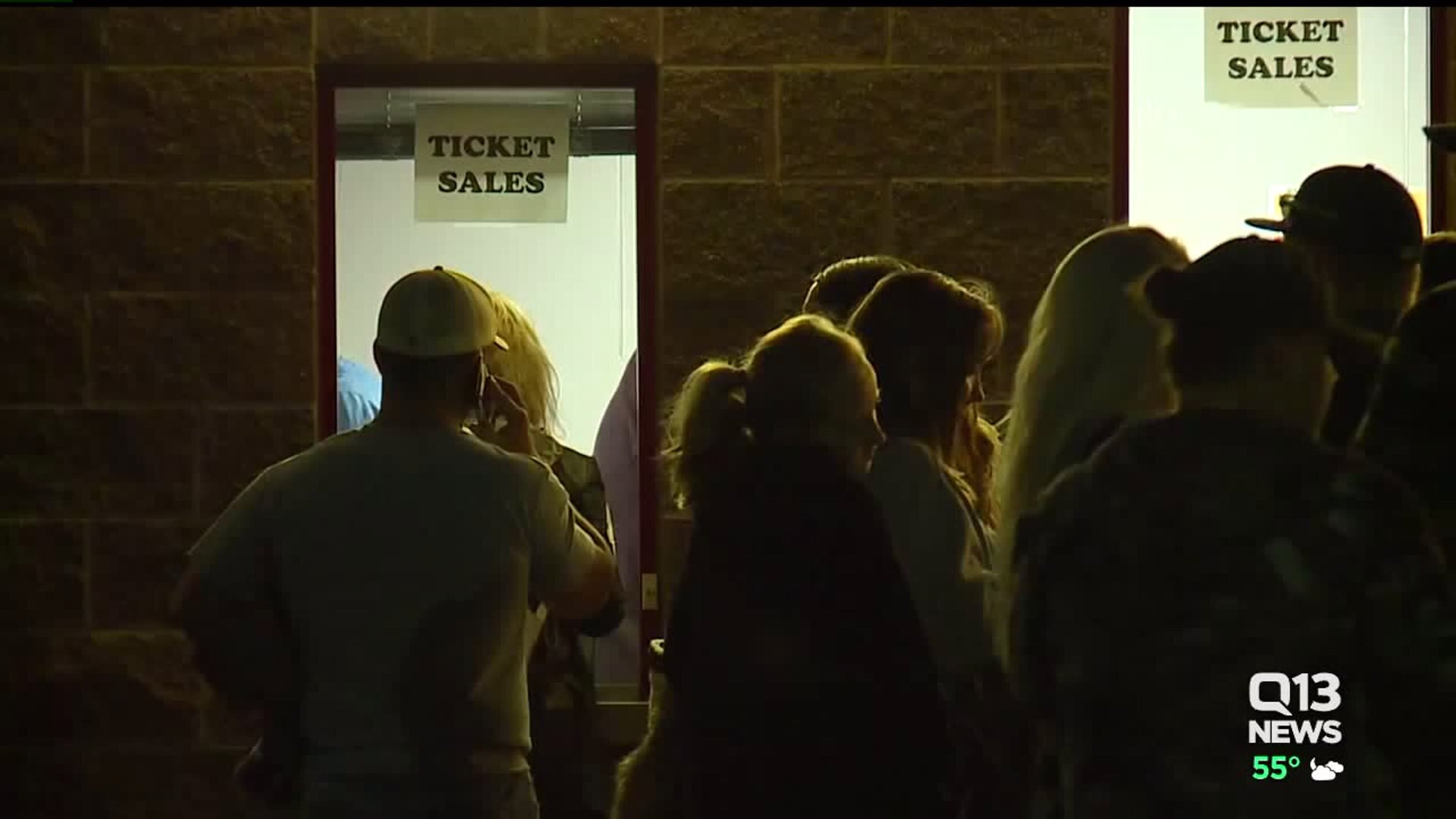 Fans Attend Ridgefield Concert