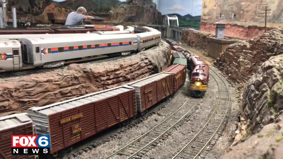 Kramp Visits Model Railroad Club Of Milwaukee