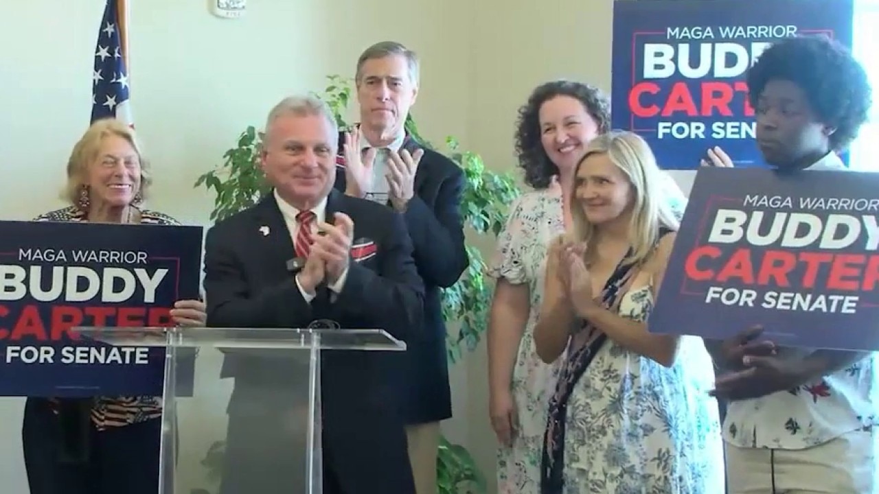 Candidates make final push before Tuesday primary
