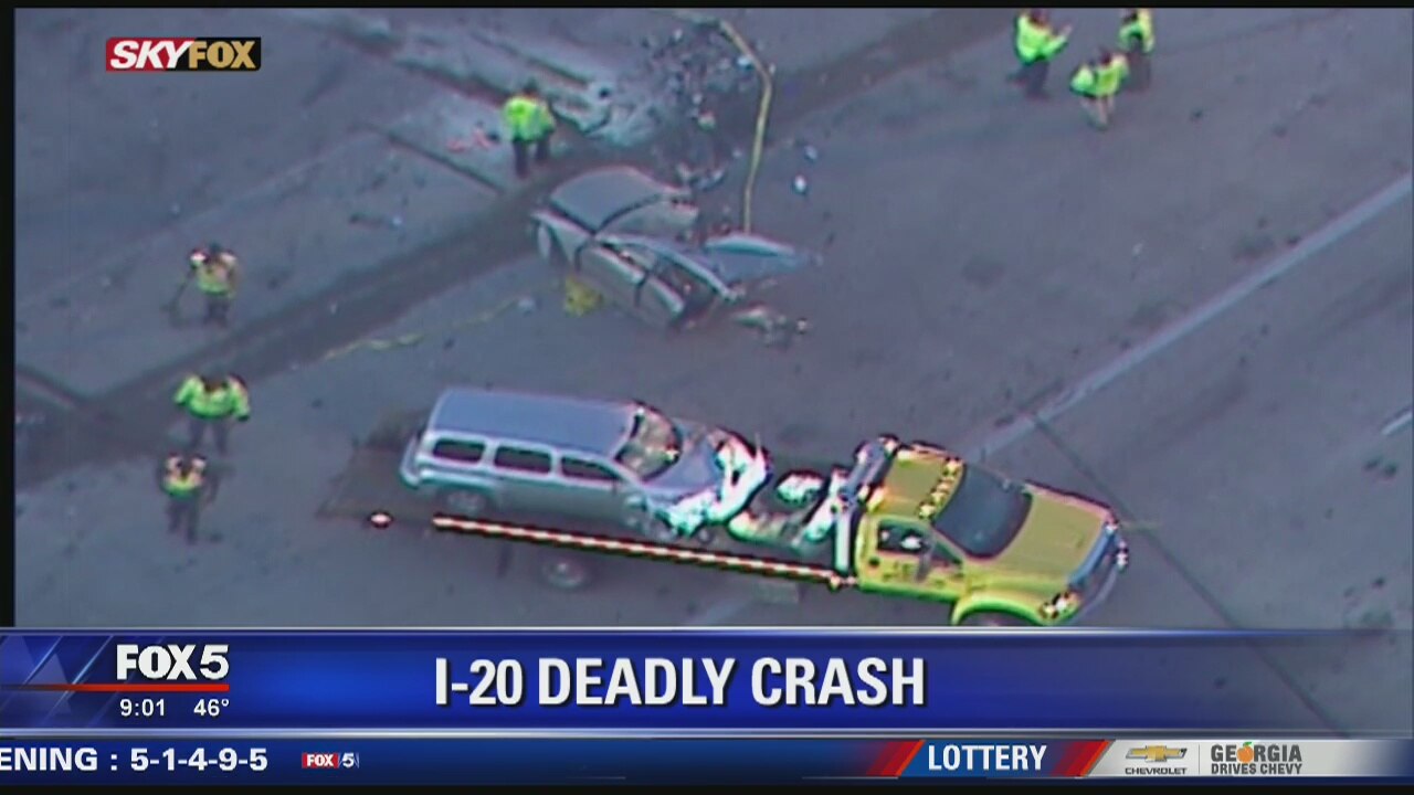 Deadly crash shuts down I-20