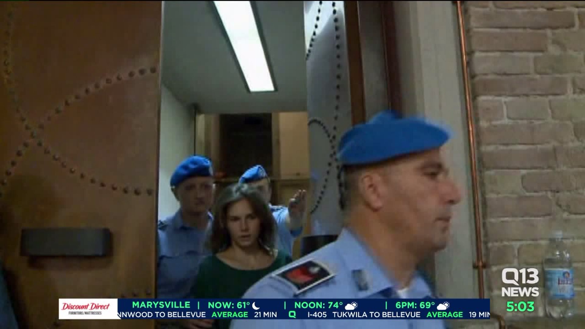 Amanda Knox arrives in Italy