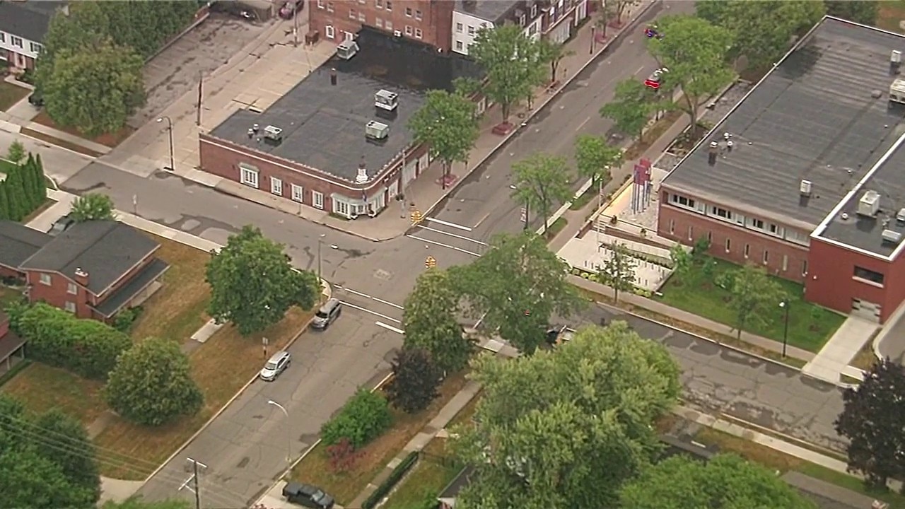 SkyFOX: Armed robbery suspects, crash and get arrested in Grosse Pointe Farms