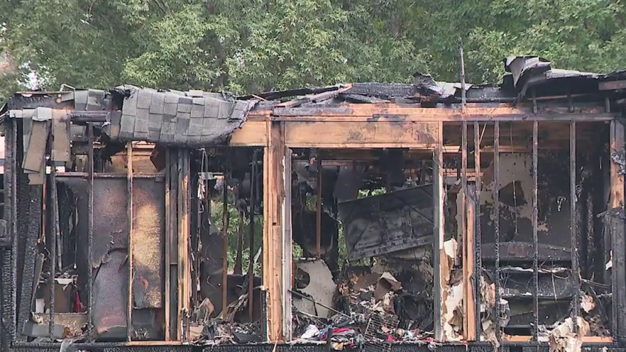 5 displaced after Clayton County house fire