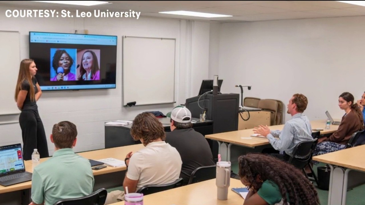 Students predict election results