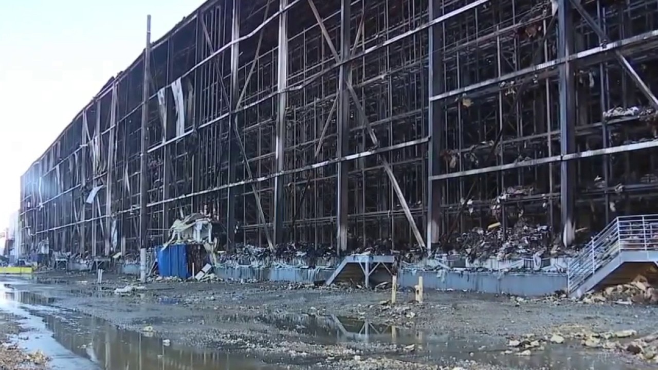 300+ residents sue Lineage over warehouse fire