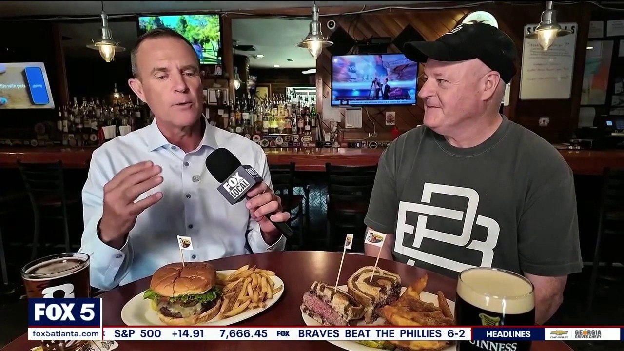 Burgers with Buck: Brocket Pub House
