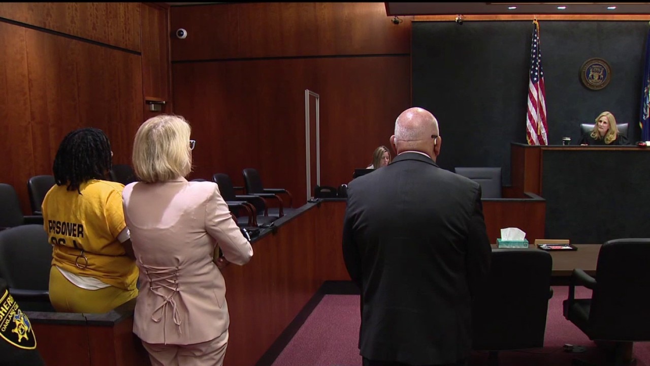 Mother sentenced in child abuse case out of Pontiac