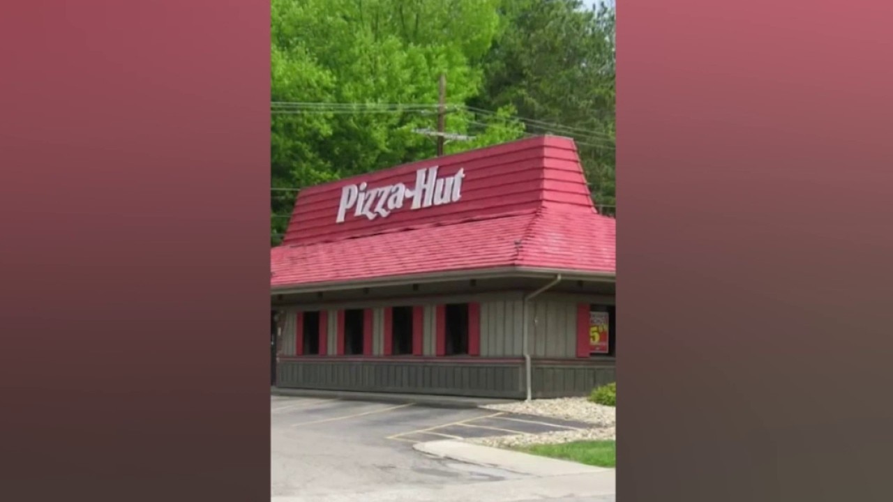 Bringing back retro Pizza Huts