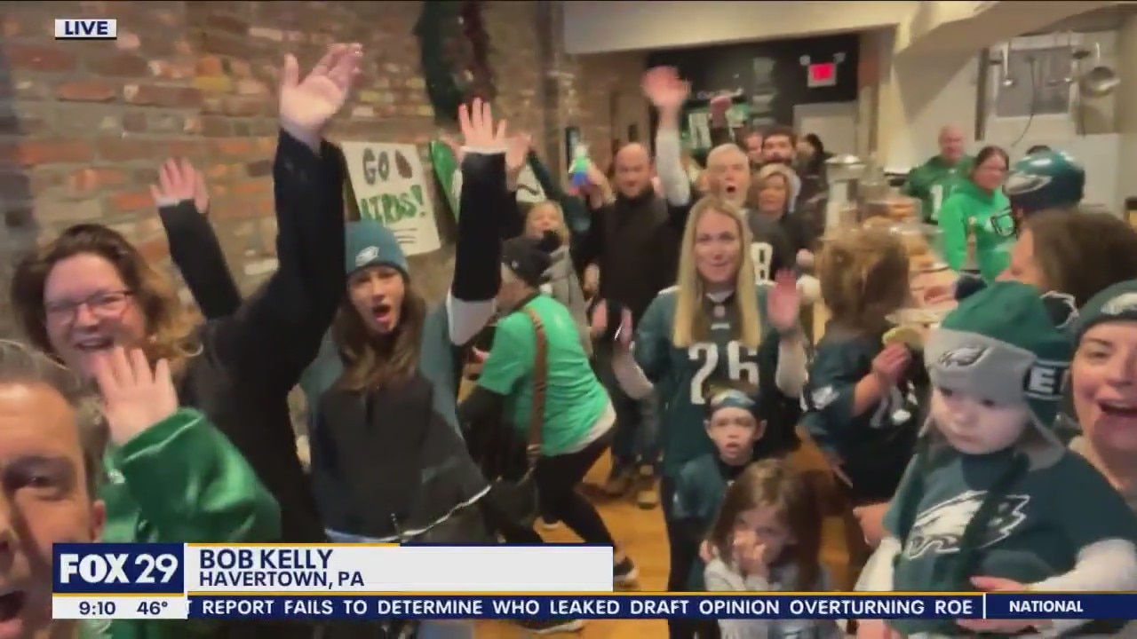 Havertown residents root for the Eagles in early morning celebration