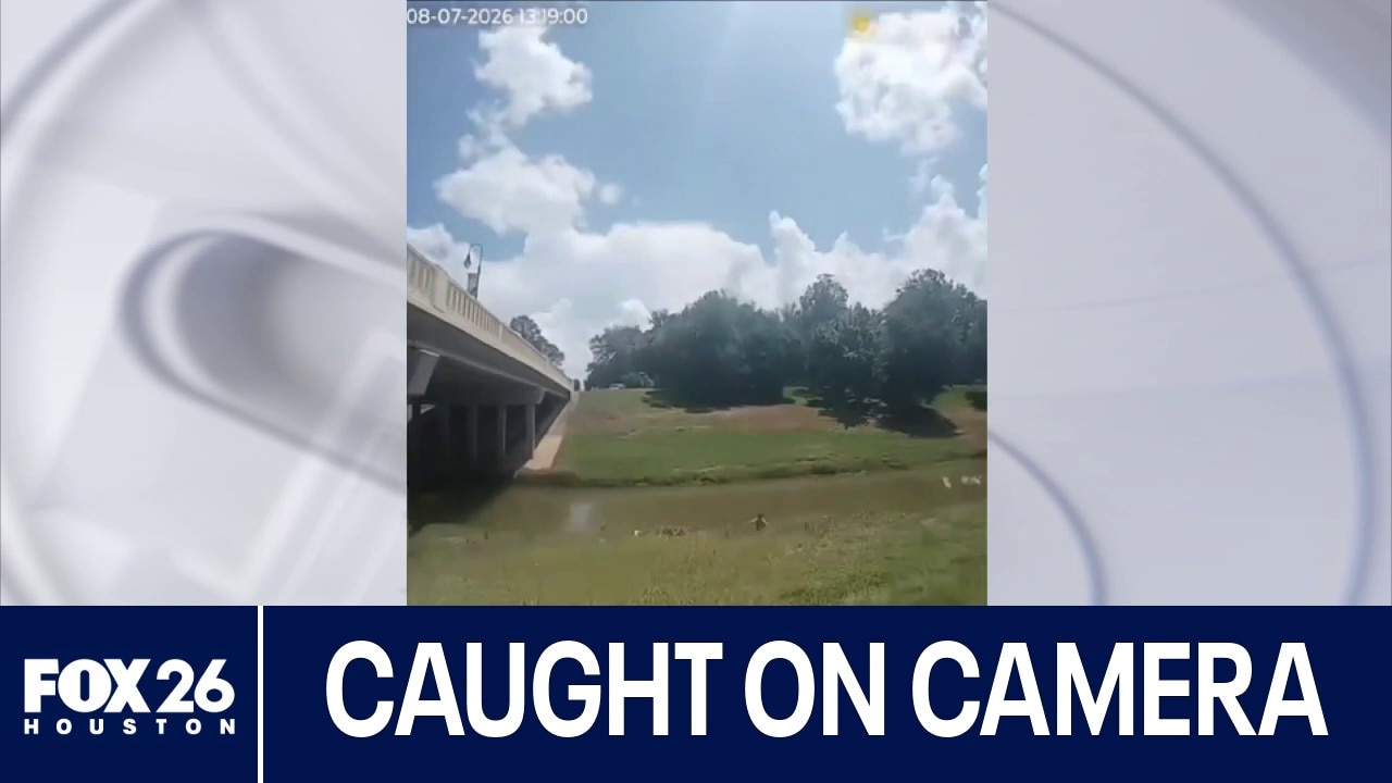 Missouri City officers rescue autistic child near body of water