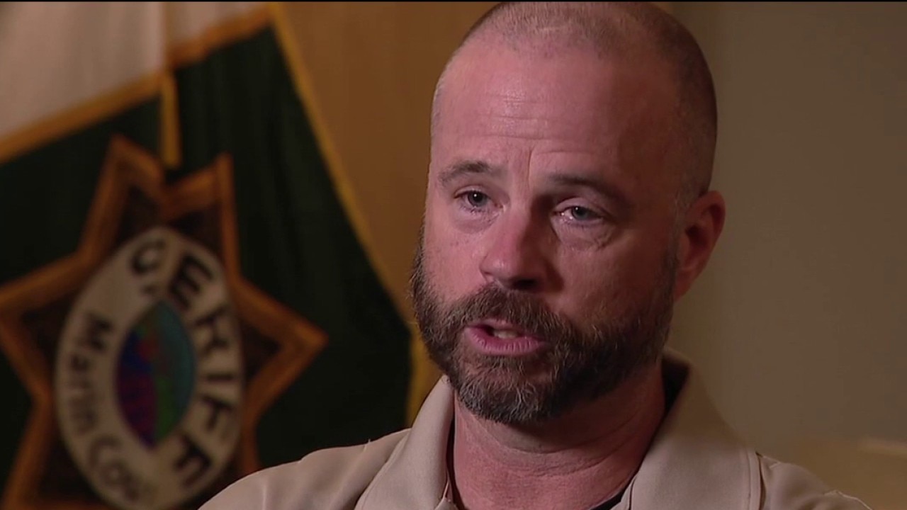 Marin sheriff's deputy gets medal for saving trapped in flooded car