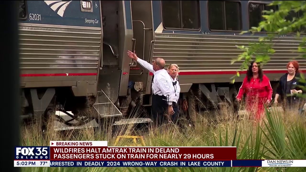 Wildfires disrupt travel, strand train passengers in Florida