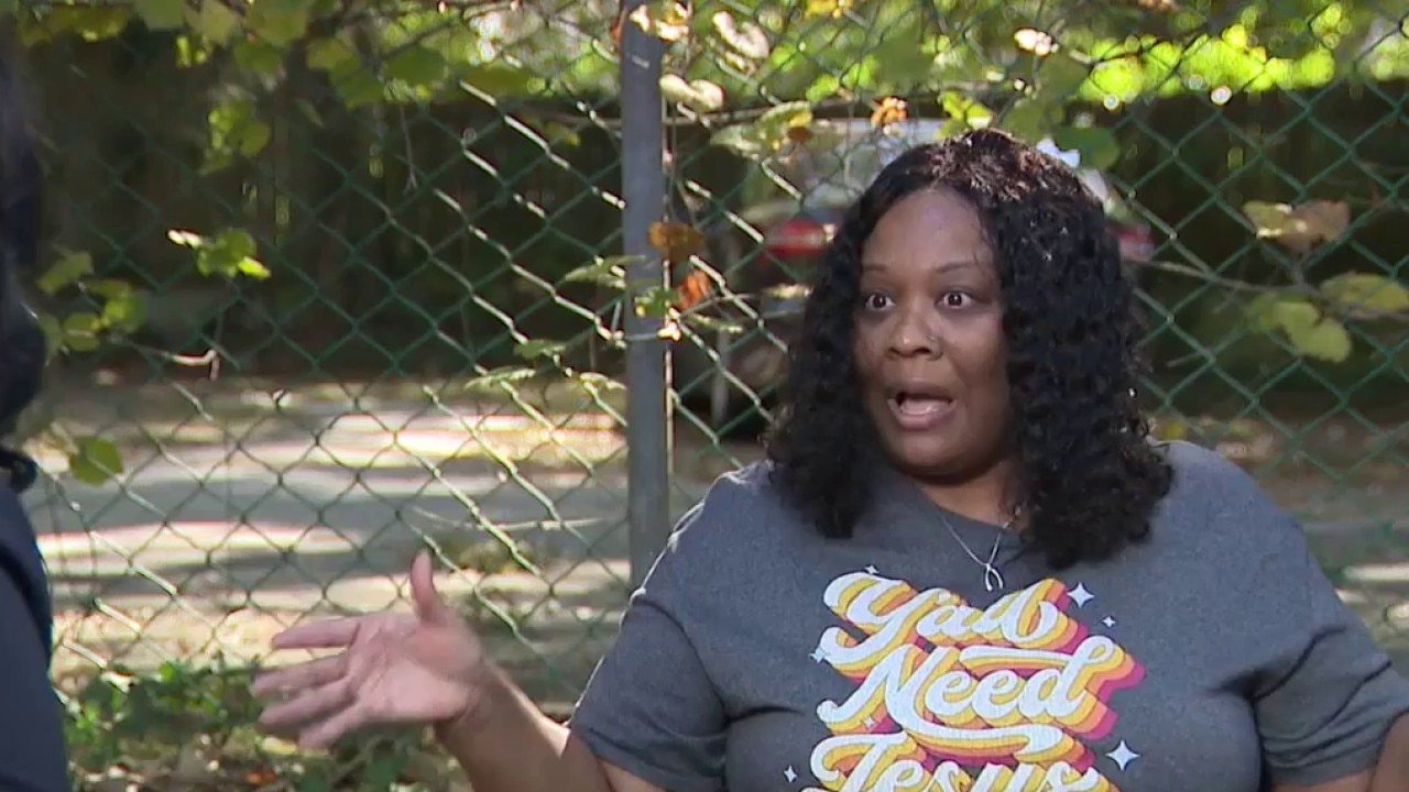 Mother claims deputies pointed gun at her 8-year-old