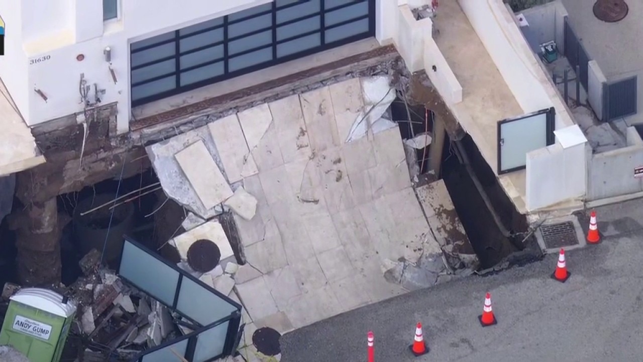 Malibu beachfront home's driveway collapses