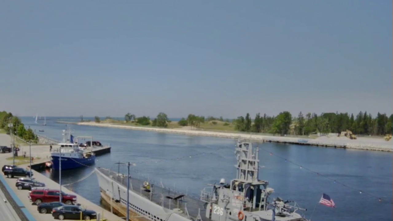 Historic World War II submarine to sail across Lake Michigan